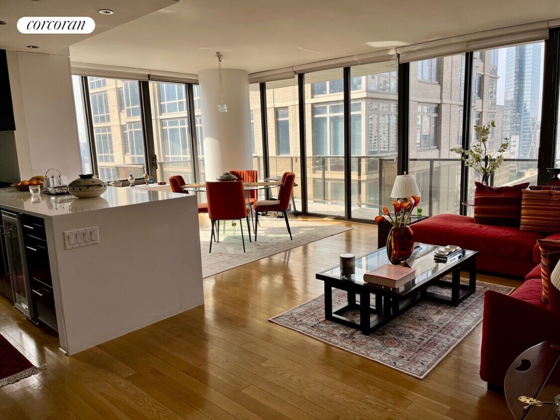 Foto principal - 161 W 61st St