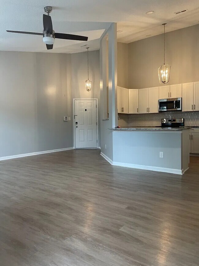 Foto del edificio - 131 Wexford Dr