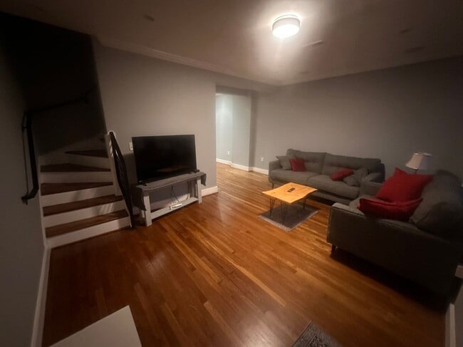 Foto del edificio - 2408 3rd St NE