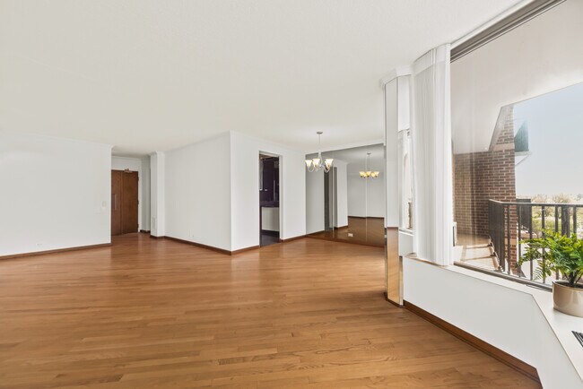 Foto del edificio - 4170 N Marine Dr