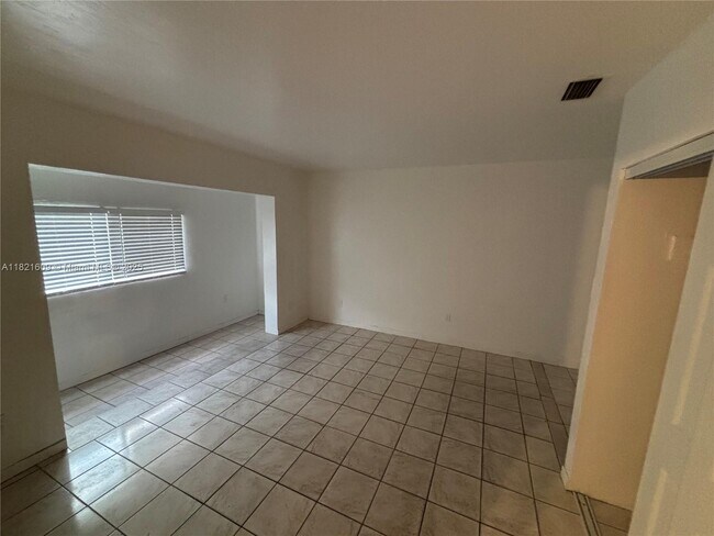 Foto del edificio - 7841 Johnson St