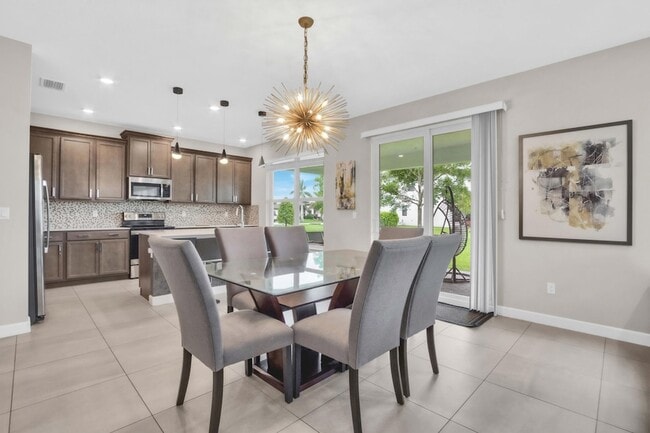 Building Photo - 1304 Whitcombe Dr