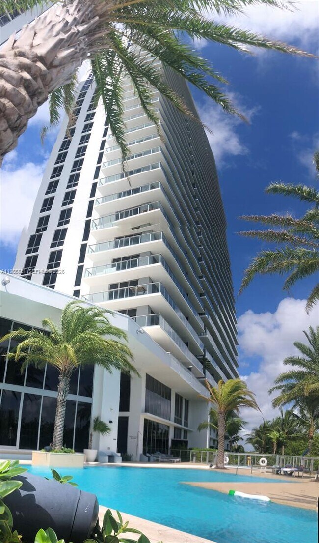Building Photo - 16385 Biscayne Blvd