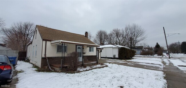 Building Photo - 3 br, 1 bath House - 13045 Saint Andrews Ave