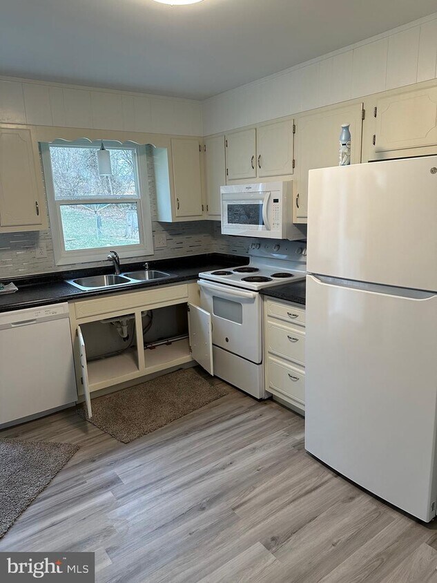 1542 W Trindle Rd, Carlisle, PA 17015 House Rental in Carlisle, PA