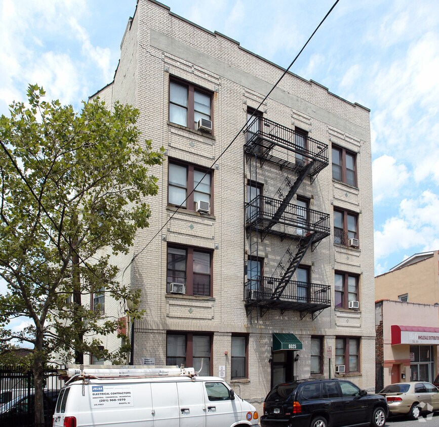 6025 Hudson Avenue - 6025 Hudson Ave