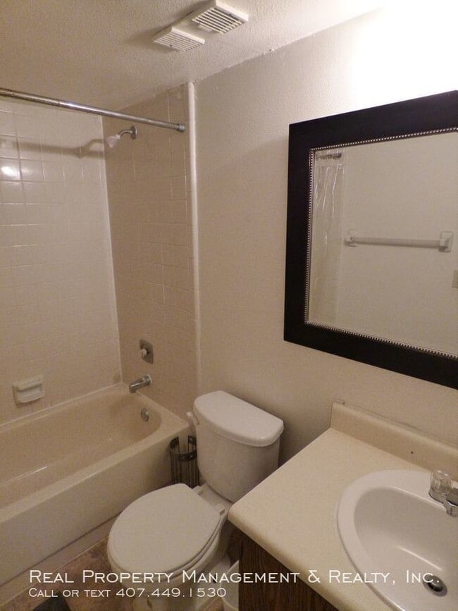 Building Photo - 2 BR / 2 BA Condo Walk to UCF