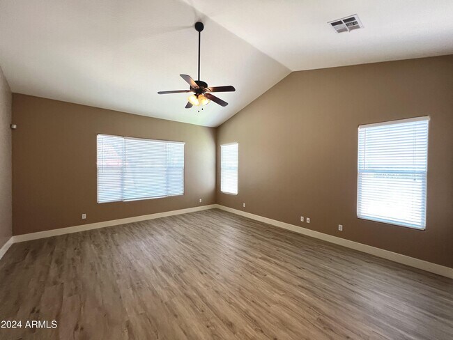 Building Photo - 4443 S Greythorne Way