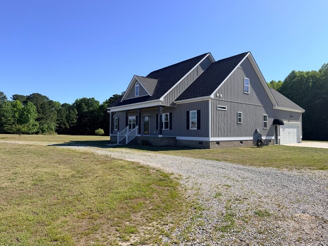 Building Photo - Quiet Country Living on 6+ Acres Between Rocky Mount and Wilson
