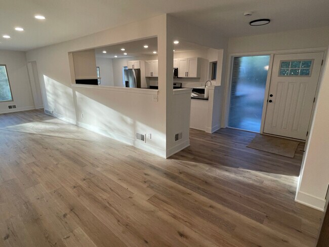 Foto del edificio - 2869 Charing Rd