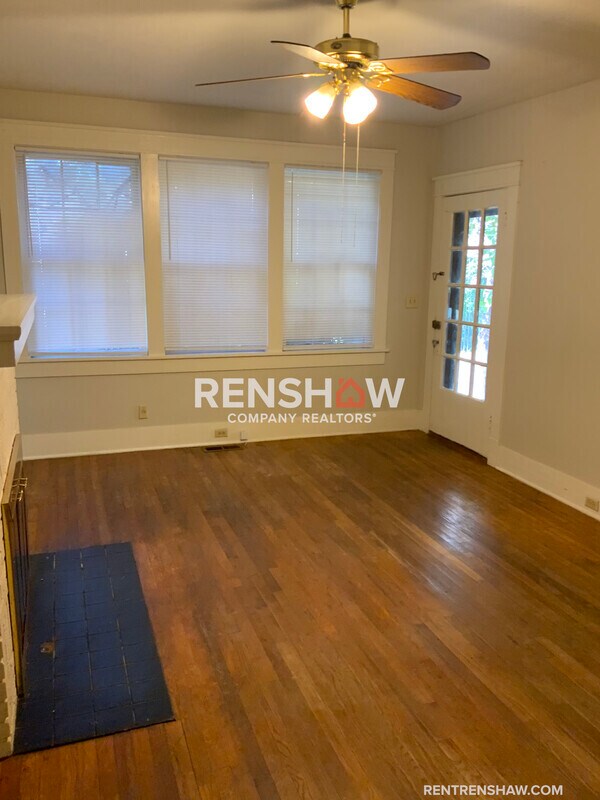 Building Photo - 226 N Sampson Ave