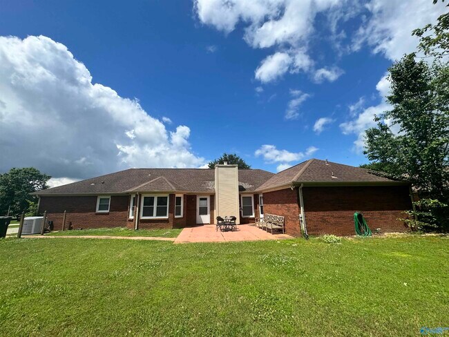 Building Photo - 107 Sanibell Cir