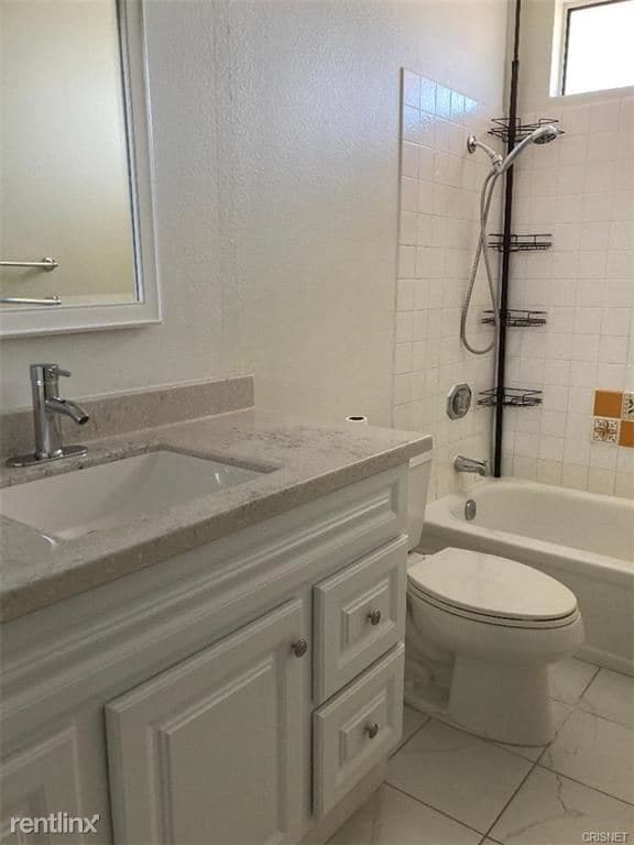 Building Photo - 3 br, 2.5 bath Townhome - 15221 Magnolia B...