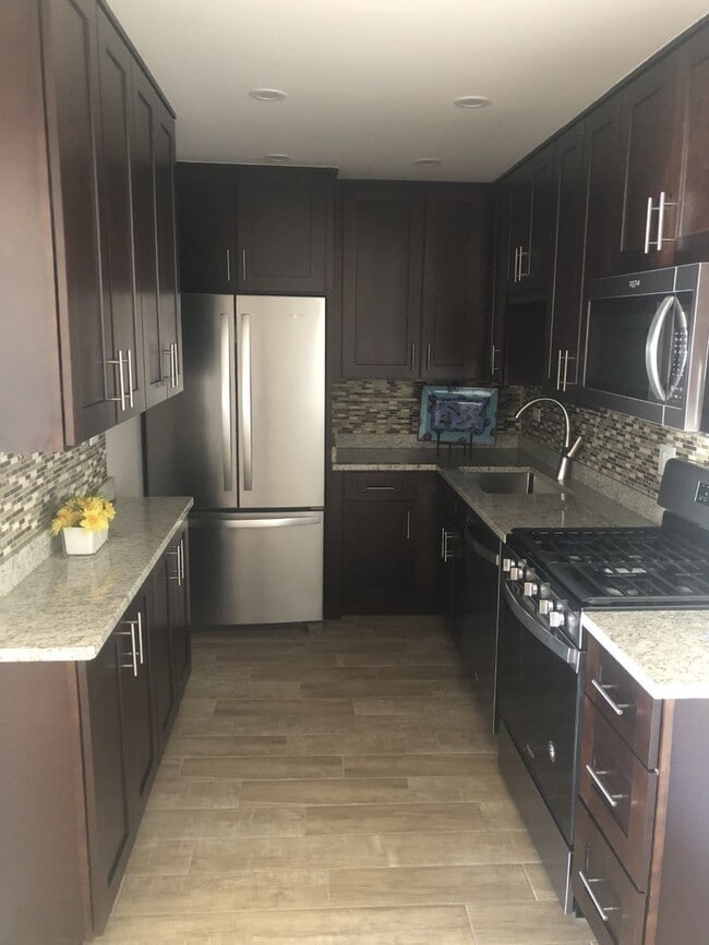 Foto del edificio - 5358 N Cumberland Ave