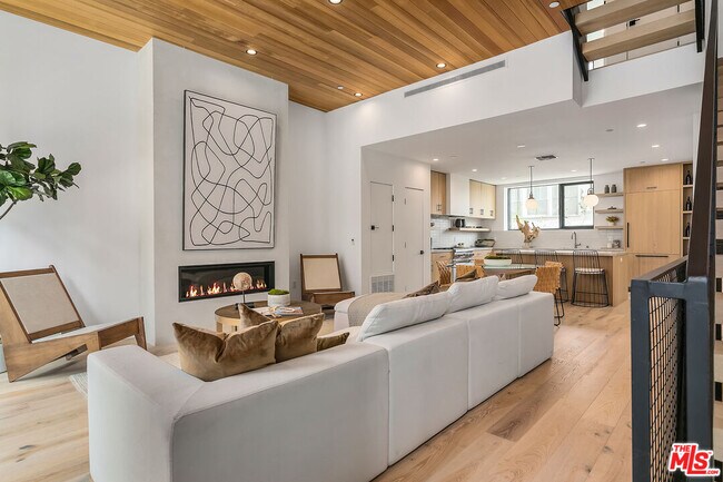 Foto del edificio - 610 S Van Ness Ave