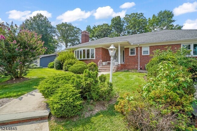 Foto del edificio - 187 Crestwood Dr