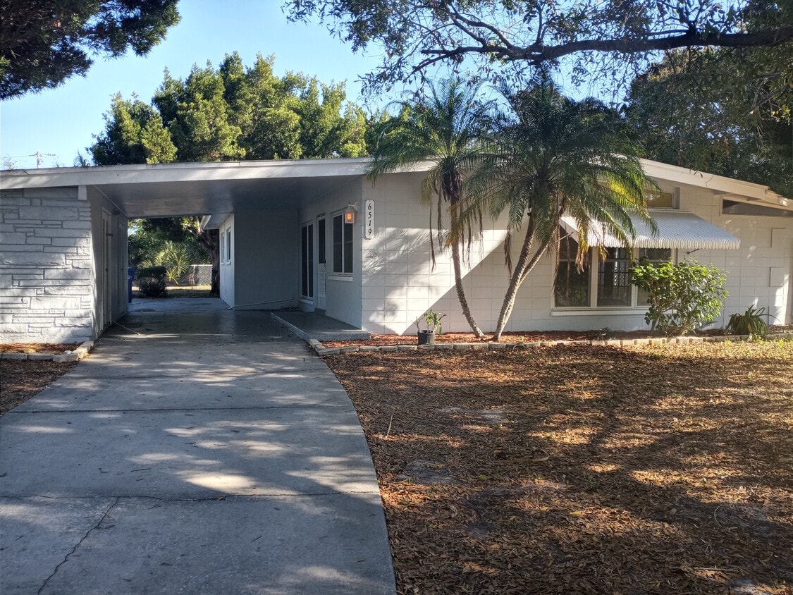 Primary Photo - 6519 Case Ave