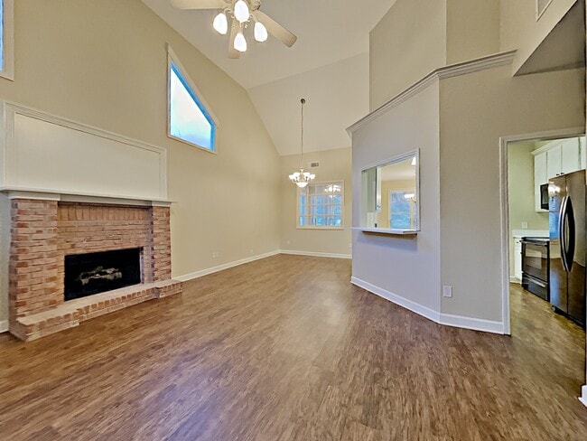 Building Photo - 209 Arcado Road SW