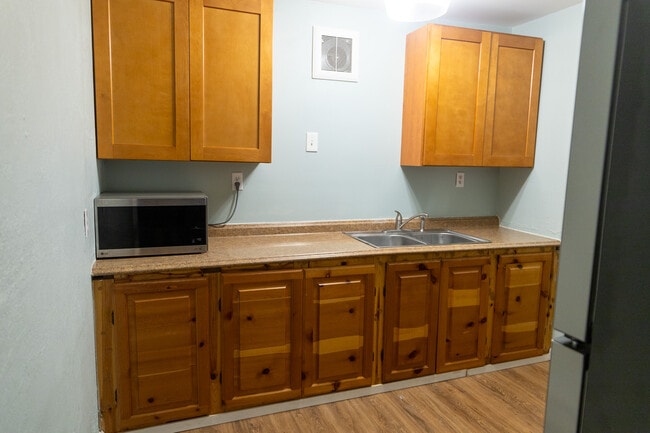 Building Photo - 2233 S 2nd Ave