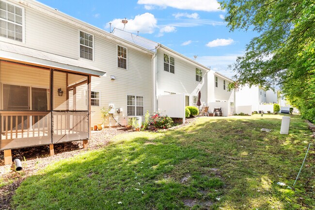 Foto del edificio - 1 Edgebrook Cir