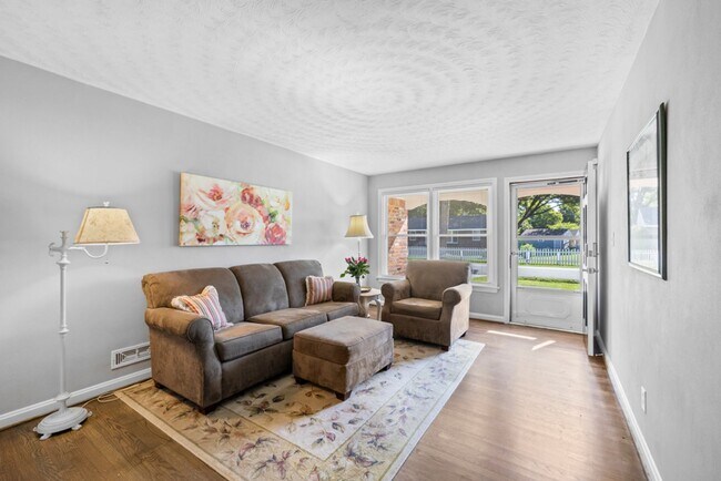 Foto del edificio - 3BR/1.5BA HOUSE