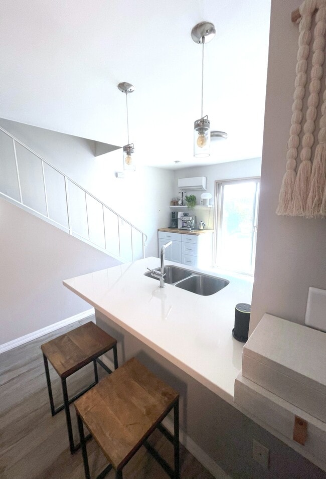 Foto del edificio - 6656 Bell Bluff Ave