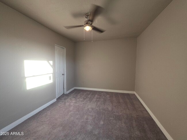 Foto del edificio - 2135 W Hadley St