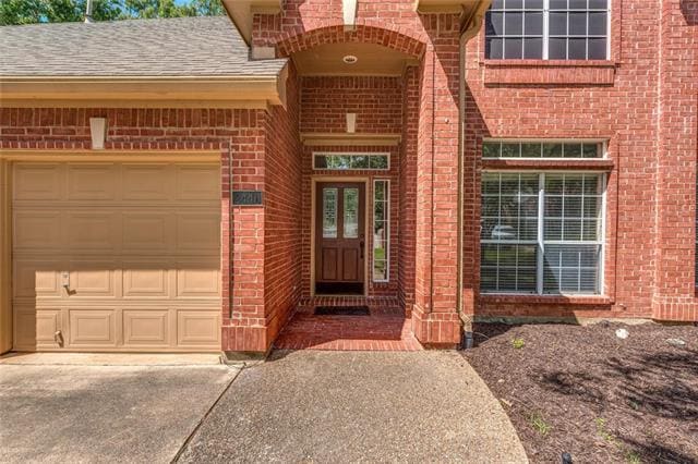 Building Photo - 2440 Brittany Ln