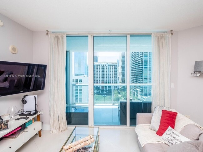 Foto del edificio - 480 NE 30th St