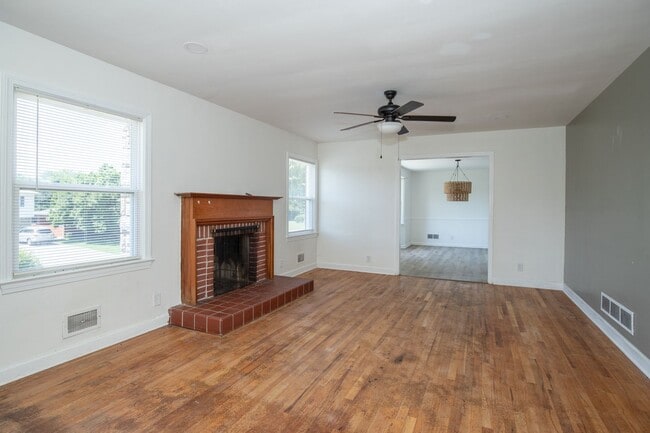 Building Photo - ? Stunning 3 Bedroom, 2 Bathroom Home! ?