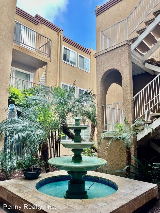 Building Photo - 1 br, 1 bath House - 5051 La Jolla Blvd. #110