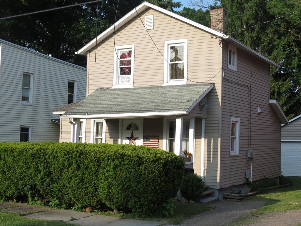 Primary Photo - 813 S Pine St