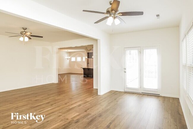 Foto del edificio - 5625 Tier View Trail