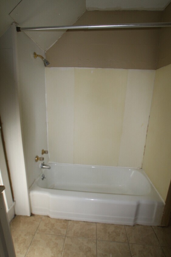 12 Summit St, Fairfield, ME 04937 Townhome Rentals in Fairfield ME