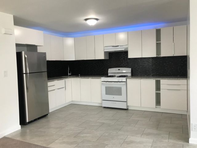 Foto principal - 157 Beach 98th St
