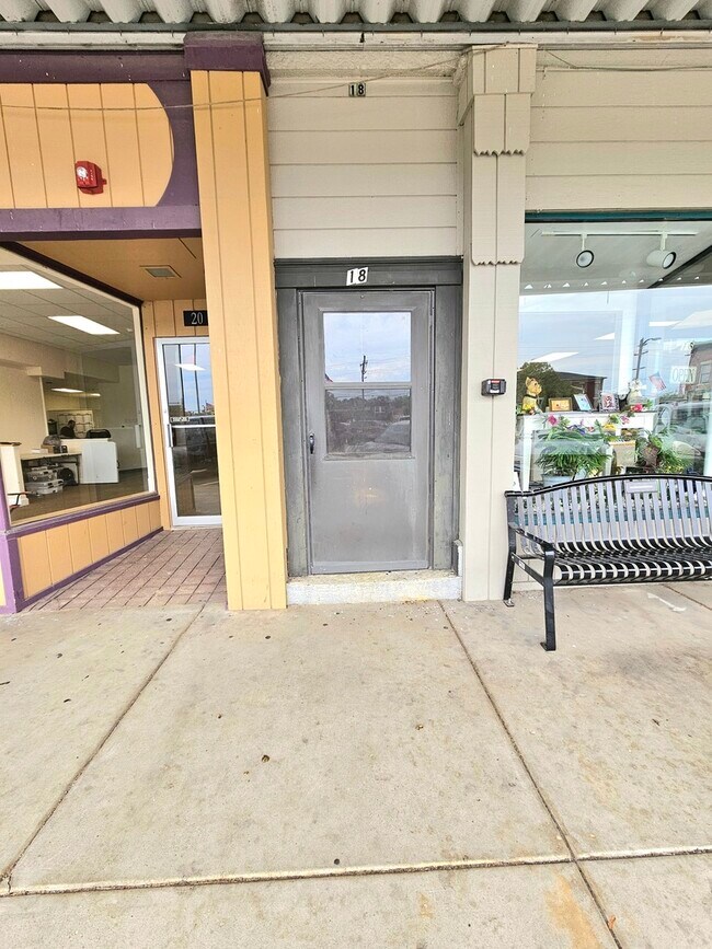 18 E Railroad St, Sandwich, IL 60548 House Rental in Sandwich, IL