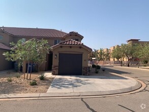 Building Photo - 325 N Red Stone Rd