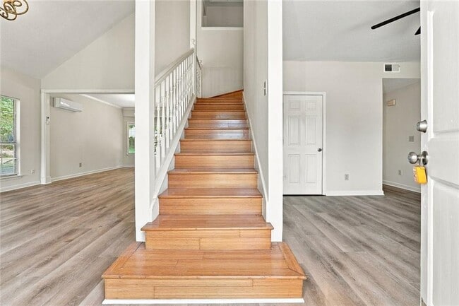 Building Photo - 10870 Willow Meadow Cir