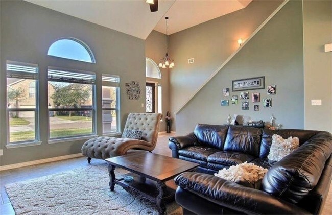 Building Photo - 7418 Lake Windermere Dr