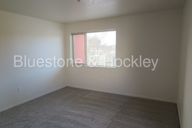 Building Photo - 18670 SW Boones Ferry Rd