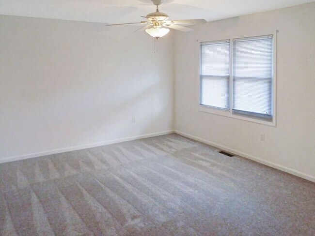 Foto del edificio - 29697 Dogwood Circle