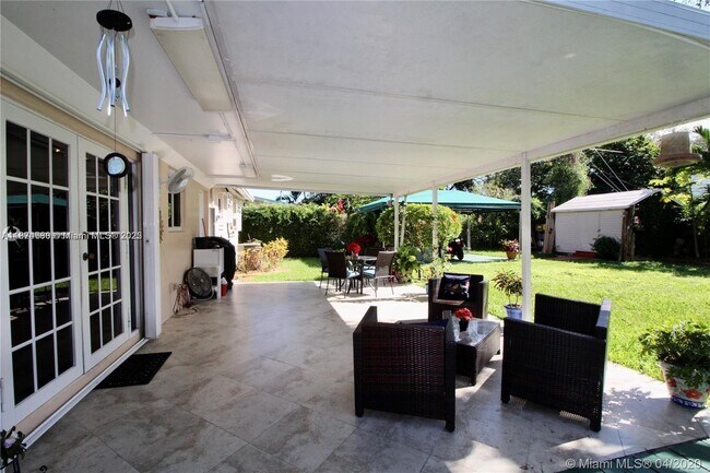 Foto del edificio - 9160 SW 73rd St