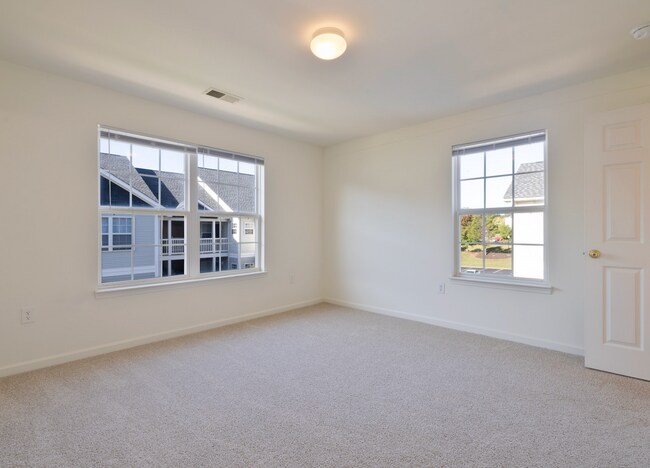 Foto del edificio - 3 Bedroom Apartment in University Village