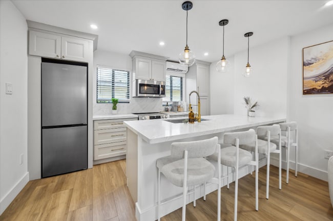 Foto del edificio - 5844 Darling St