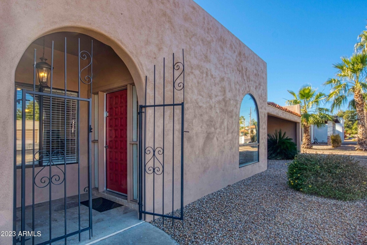 Primary Photo - 6819 E Sheena Dr