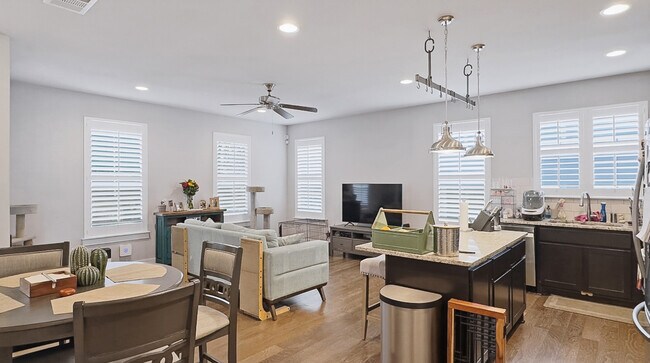 Foto del edificio - 223 Claremont Ave