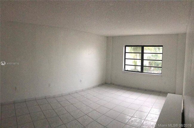 Building Photo - REX GARDENS CONDO