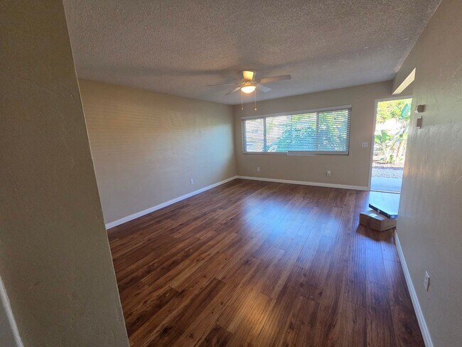 Foto del edificio - Two bedroom house for rent with garage