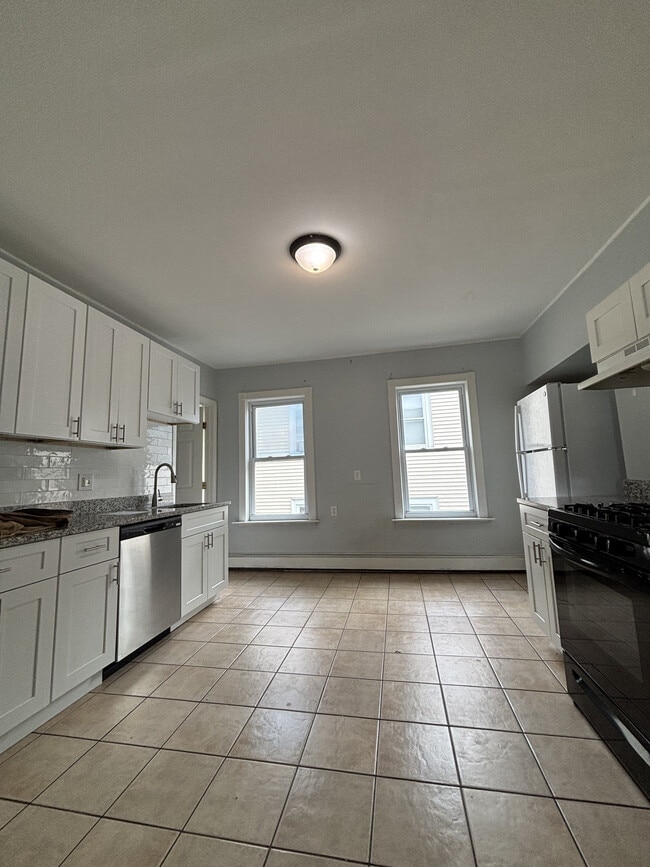 Building Photo - 33 1/2 Barclay St