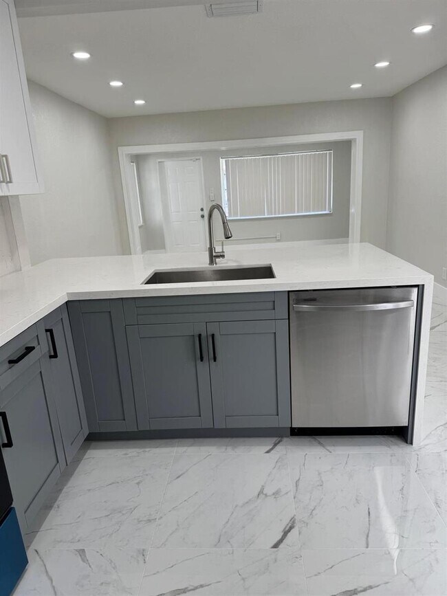 Foto del edificio - 2423 Scott St